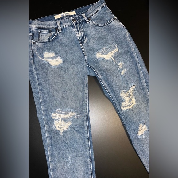 Brandy Melville Distressed High Rise Jeans size 26 EUC - Picture 8 of 9